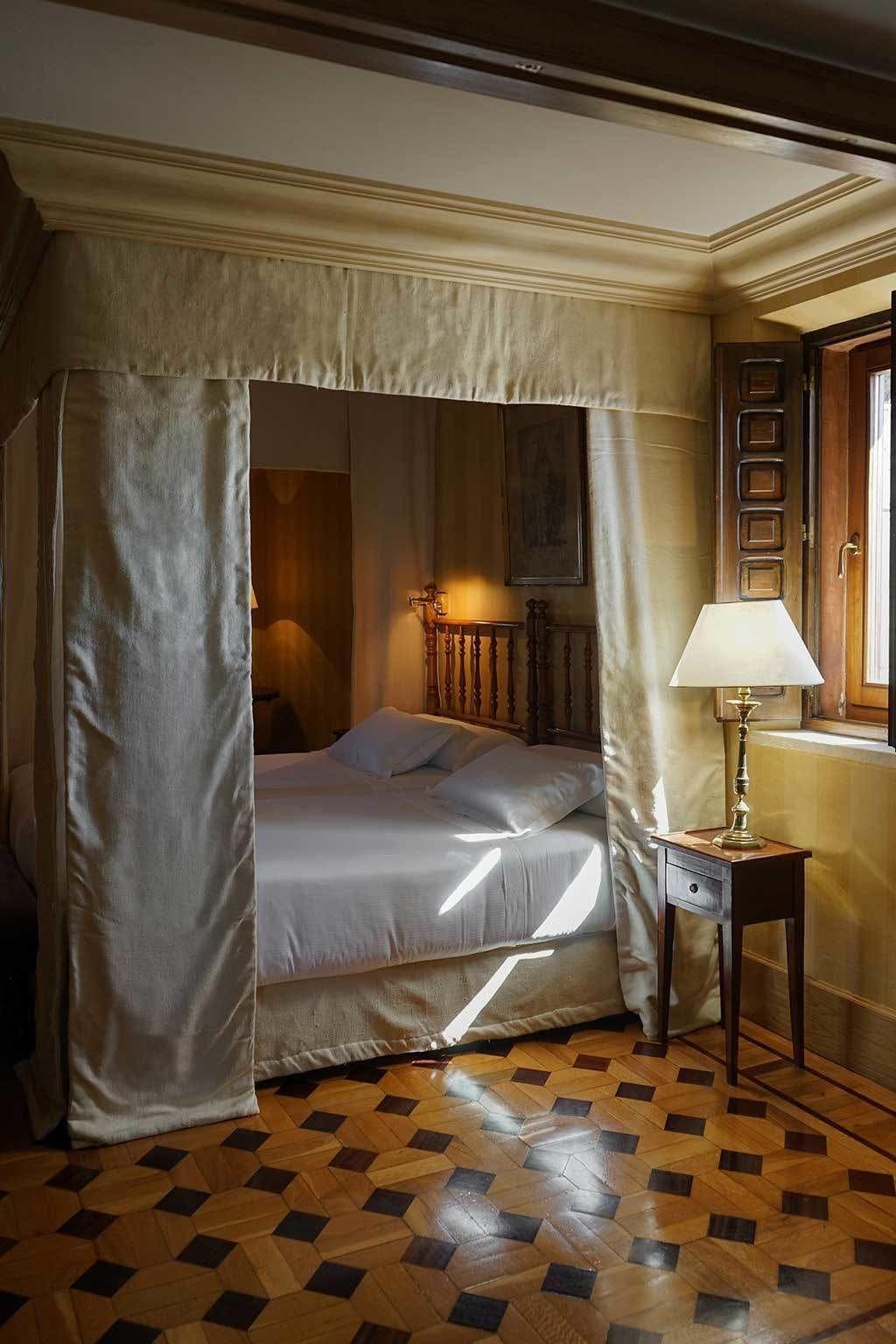 Hotel Landa Burgo Esterno foto A room at the hotel