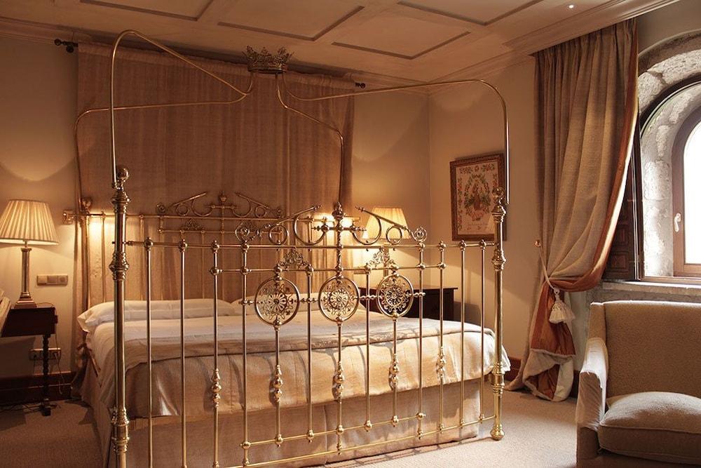 Hotel Landa Burgo Esterno foto A room at the Hotel Excelsior